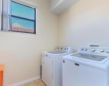 424 Cinnamon Drive - Photo Thumbnail 13