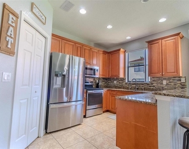 424 Cinnamon Drive - Photo Thumbnail 8
