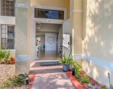 424 Cinnamon Drive - Photo Thumbnail 3