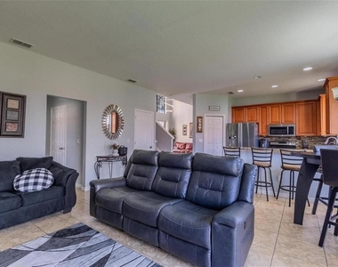 424 Cinnamon Drive - Photo Thumbnail 11