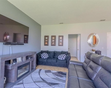 424 Cinnamon Drive - Photo Thumbnail 12