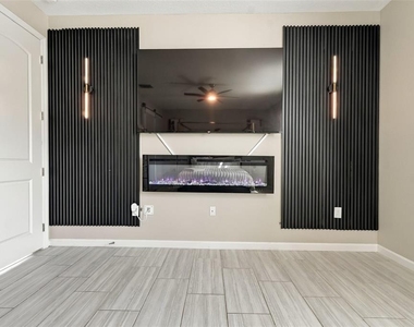 591 Lake Smart Boulevard - Photo Thumbnail 33