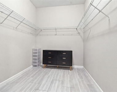591 Lake Smart Boulevard - Photo Thumbnail 37