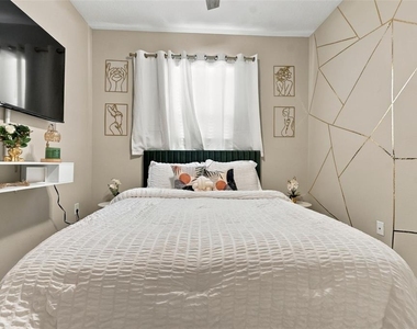 591 Lake Smart Boulevard - Photo Thumbnail 21