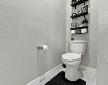 591 Lake Smart Boulevard - Photo Thumbnail 26