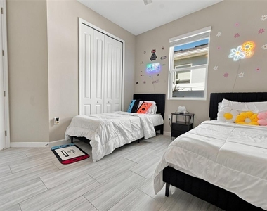 591 Lake Smart Boulevard - Photo Thumbnail 24