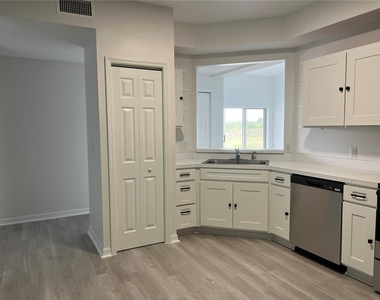 423 Eagle Ridge Drive - Photo Thumbnail 3