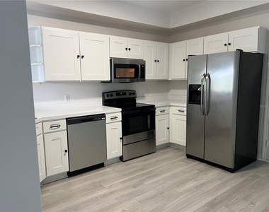 423 Eagle Ridge Drive - Photo Thumbnail 4