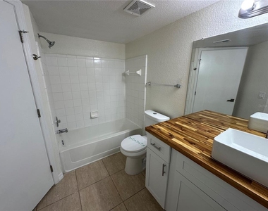 2212 Grand Cayman Court - Photo Thumbnail 6