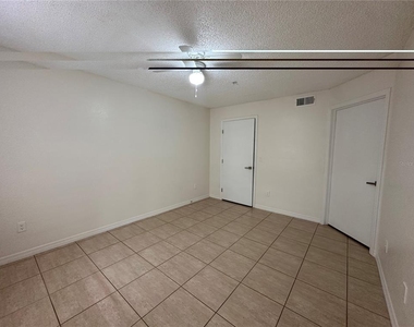 2212 Grand Cayman Court - Photo Thumbnail 4