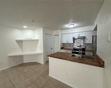 2212 Grand Cayman Court - Photo Thumbnail 9