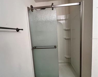 2121 Hibiscus Place - Photo Thumbnail 9