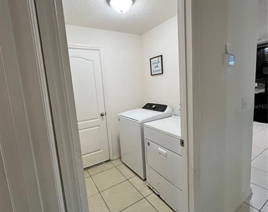 2121 Hibiscus Place - Photo Thumbnail 5