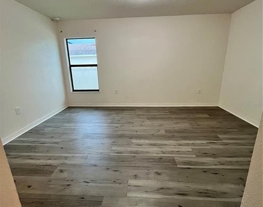 2121 Hibiscus Place - Photo Thumbnail 7