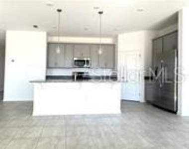 1238 Normandy Drive - Photo Thumbnail 3