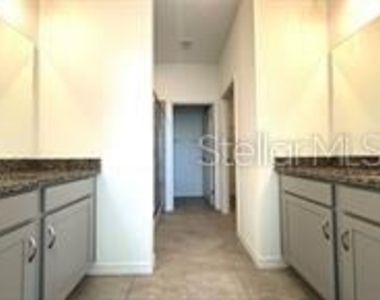 1238 Normandy Drive - Photo Thumbnail 6