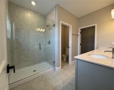 16308 Hamlin Hills Road - Photo Thumbnail 16