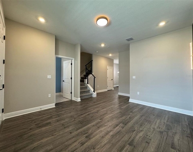 16308 Hamlin Hills Road - Photo Thumbnail 4