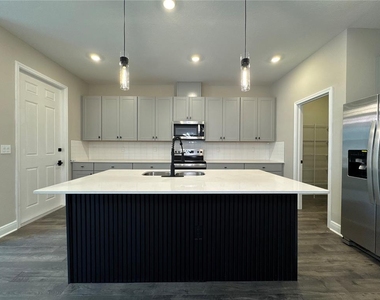 16308 Hamlin Hills Road - Photo Thumbnail 10