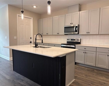 16308 Hamlin Hills Road - Photo Thumbnail 9