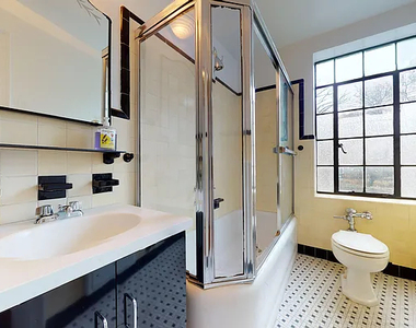 1 Christopher Street - Photo Thumbnail 5