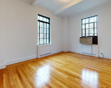 1 Christopher Street - Photo Thumbnail 10