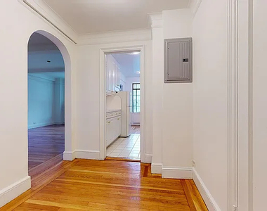 1 Christopher Street - Photo Thumbnail 9