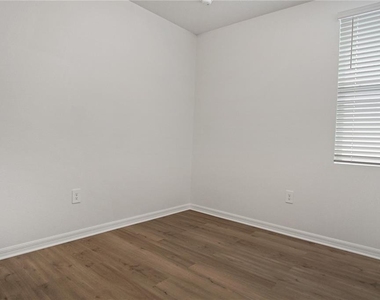 1378 Current Place - Photo Thumbnail 15
