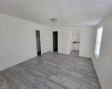 10386 Se 52nd Court - Photo Thumbnail 3