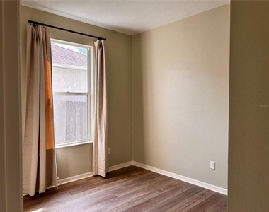 1048 Dees Drive - Photo Thumbnail 7