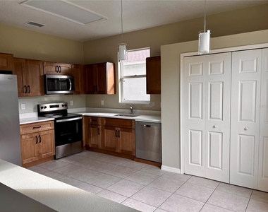 1048 Dees Drive - Photo Thumbnail 6