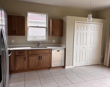 1048 Dees Drive - Photo Thumbnail 5