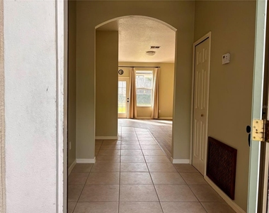 1048 Dees Drive - Photo Thumbnail 2
