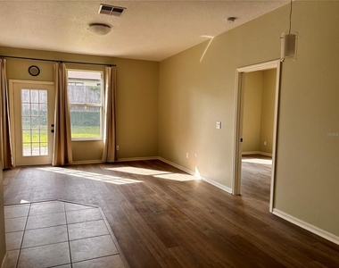 1048 Dees Drive - Photo Thumbnail 3
