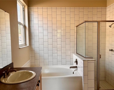 1048 Dees Drive - Photo Thumbnail 8