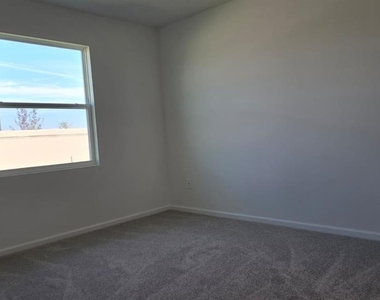 4822 Katrina Drive - Photo Thumbnail 6