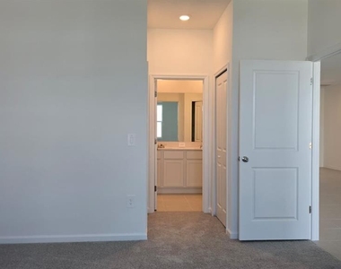 4822 Katrina Drive - Photo Thumbnail 7