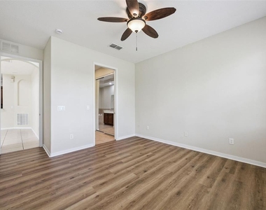 551 Terrace Spring Drive - Photo Thumbnail 10