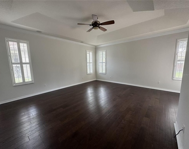 11648 Delwick Drive - Photo Thumbnail 7