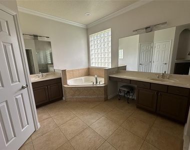 11648 Delwick Drive - Photo Thumbnail 8