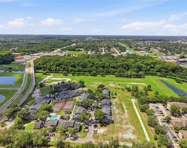 2216 Stonington Avenue - Photo Thumbnail 6