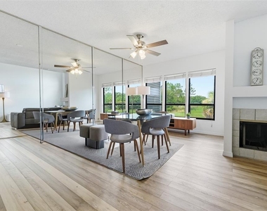 2216 Stonington Avenue - Photo Thumbnail 14