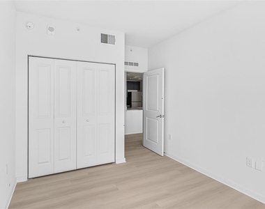 5563 Millenia Park Blvd - Photo Thumbnail 14