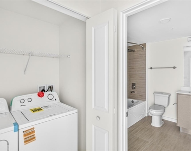 5563 Millenia Park Blvd - Photo Thumbnail 17