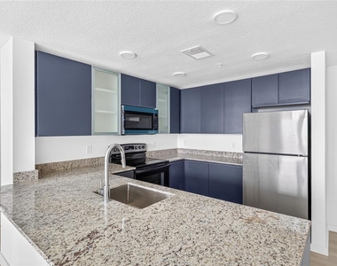 5563 Millenia Park Blvd - Photo Thumbnail 2