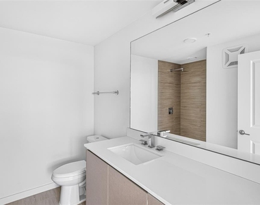 5563 Millenia Park Blvd - Photo Thumbnail 11