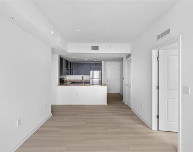 5563 Millenia Park Blvd - Photo Thumbnail 5
