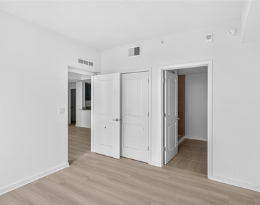 5563 Millenia Park Blvd - Photo Thumbnail 9