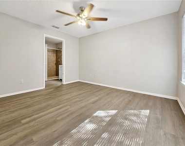 2569 Grassy Point Drive - Photo Thumbnail 10
