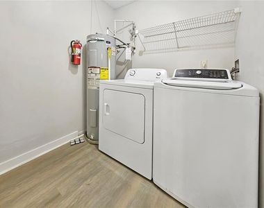 2569 Grassy Point Drive - Photo Thumbnail 9